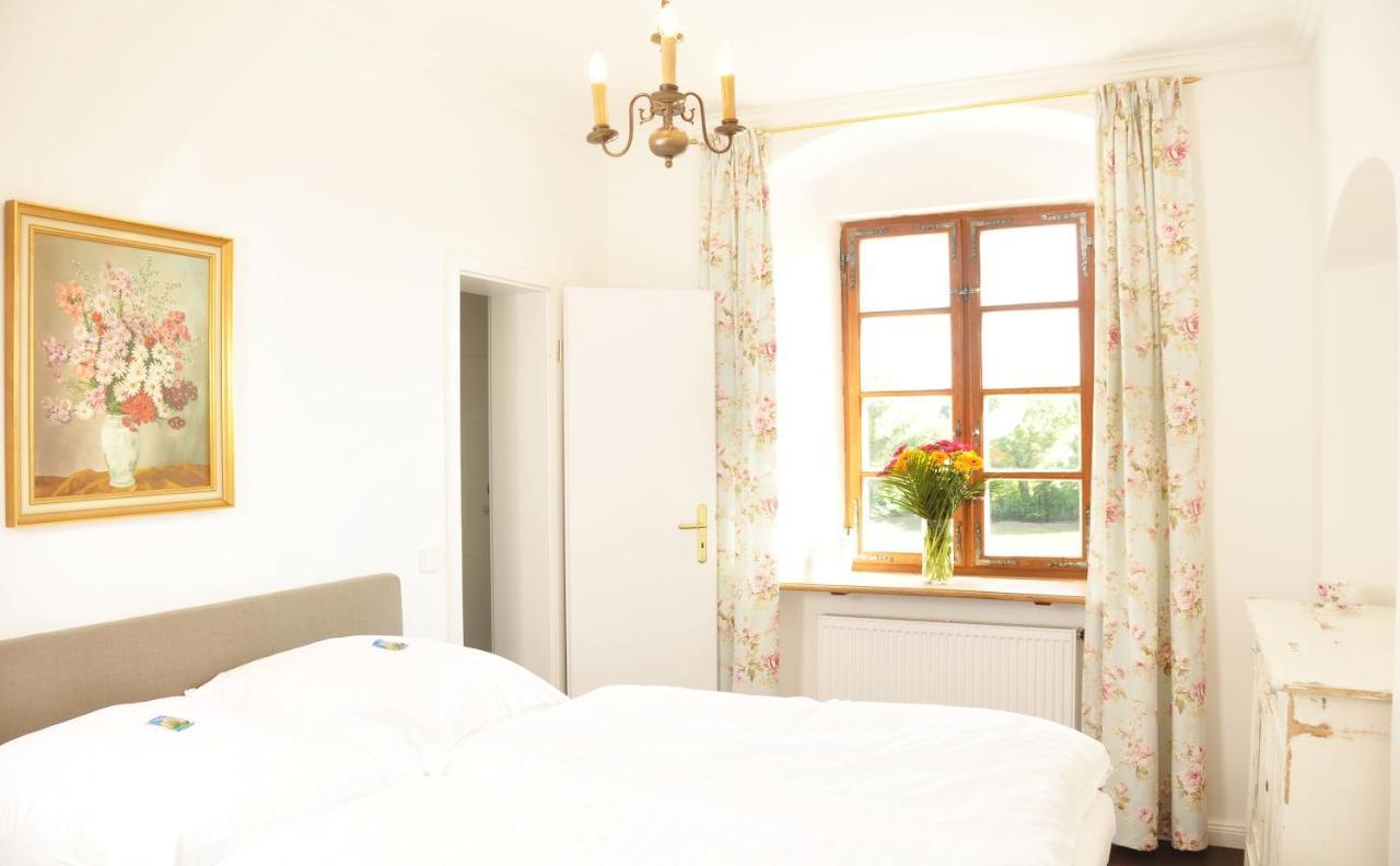 Schloss Otting Otting  Buitenkant foto